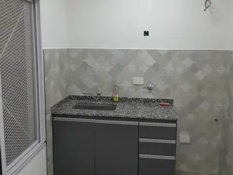 Depto Tipo Casa en Alquiler en Lanus Oeste, $ 700.000