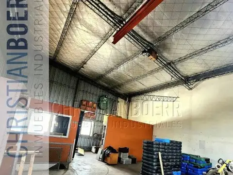 DEPOSITO COMERCIAL DE 190M² CUB+OFIC. 62M² - Varios destinos