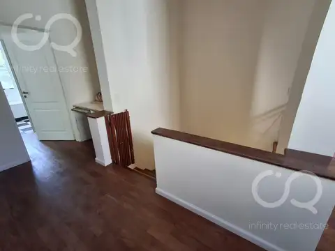 Casa en Venta con 4 cocheras