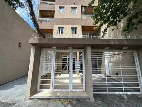 Rafaela 3800, Piso 1