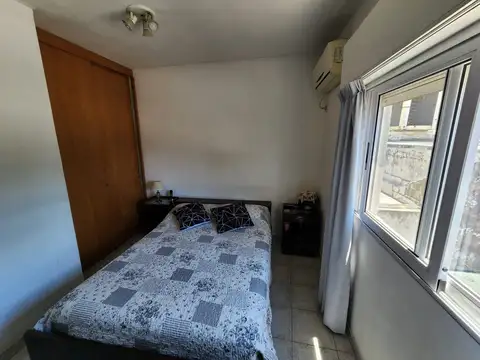 Excelente Tipo Casa 5 ambientes - PATIO - QUINCHO - PARRILLA - 3 DORMITORIOS - U$D 95.300 - APTO CREDITO