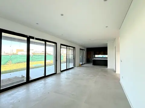 Casa con pileta en venta en Riberas, Puertos