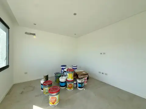 Casa 7 ambientes con 4 baños