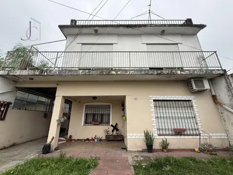 CASA A RECICLAR IDEAL 2 FAMILIAS