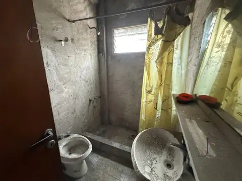 CASA A RECICLAR IDEAL 2 FAMILIAS
