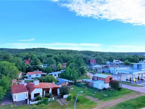 SE VENDE CASA 2 DORM. + DEPTO RUTA 5 V. DEL DIQUE 