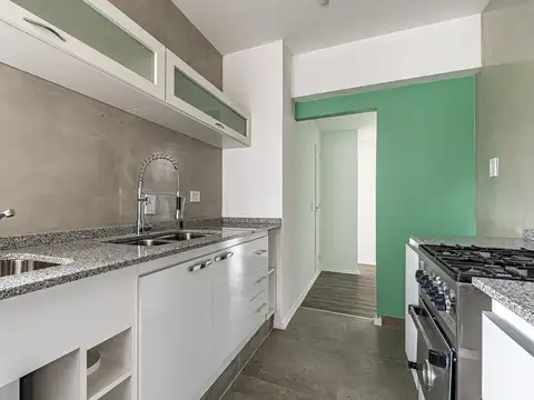 Impecable PISO ALTO y REMODELADO. Vista abierta y SOL. SUBTE