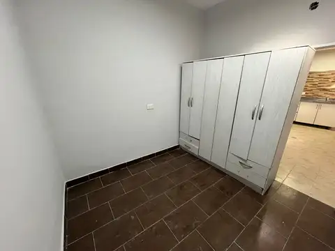 Depto Tipo Casa en Alquiler en Monte Castro, $ 590.000