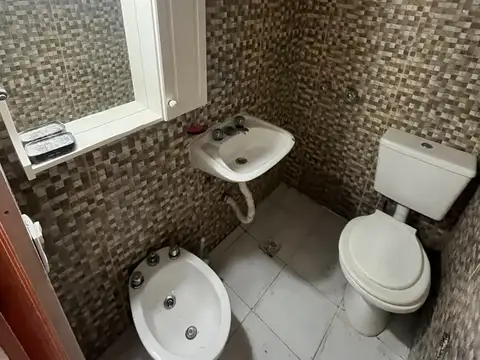 PH DE 2 AMBIENTES EN 1º PISO SIN EXPENSAS 