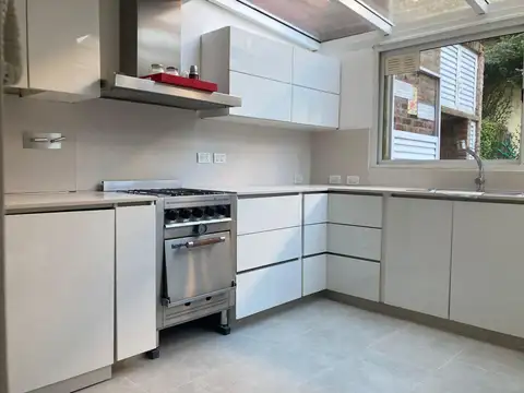 Casa en Venta en Adrogue, USD 260.000