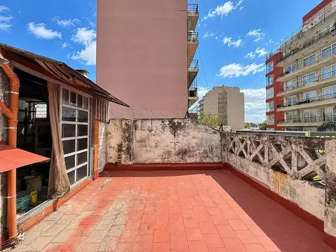 Venta PH 2 ambientes quincho y terraza en Devoto