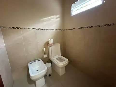 CASA DE CATEGORIA 5 DORMITORIOS EN JUNIN