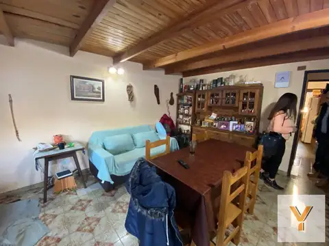 Casa 4 ambientes con 2 baños