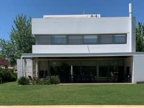casa de 3 dormitorios en ALQUILER TEMPORARIO O O PERMANENTE, barrio cerrado funes