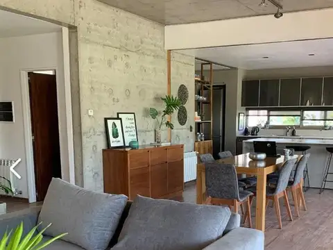 Casa en Alquiler en Funes, USD 3.000