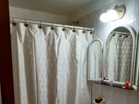 2 Ambientes con Balcón, Lavadero y Baulera | Mar del Plata | Edificio Solar de Lamadrid – Luminoso