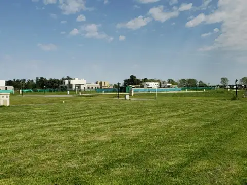 venta lote a la laguna frente al house en Barrio La Alameda