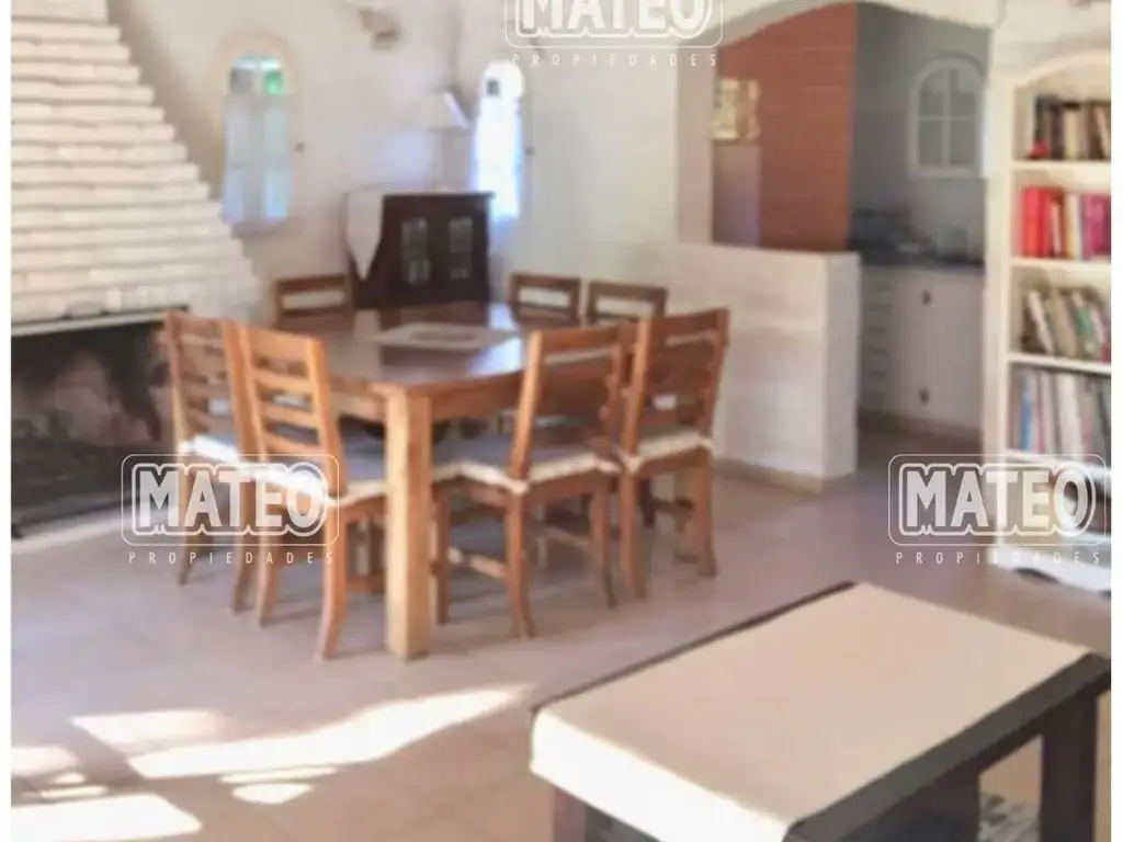 Casa - 3 dormitorios | 2 baños | 4 ambientes