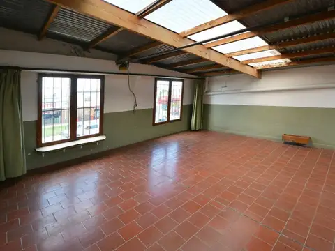 Venta casa  4 amb con local.Zona  Comercial