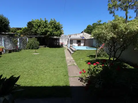 Depto Tipo Casa 4 ambientes con 2 baños