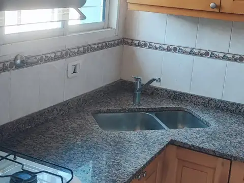 Casa en Alquiler con 1 cochera