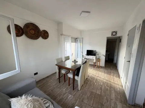 VENTA DOS AMBIENTES AL FRENTE  B. VILLA PRIMERA