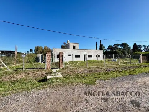 Casa 4 ambientes con 3 baños