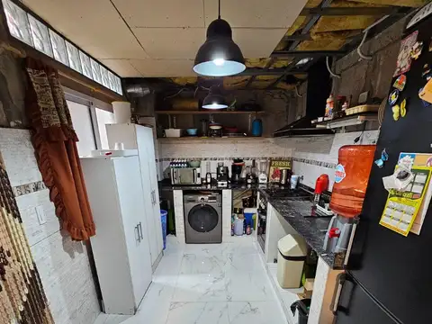 Casa 9 ambientes con 4 baños