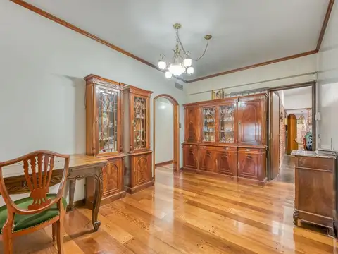 Casa 4 ambientes con 2 baños