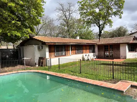 Casa en venta en Bella Vista con pileta