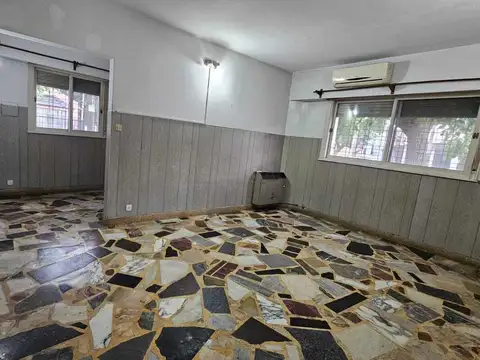 Casa Chalet  en Venta en Morón, G.B.A. Zona Oeste, Argentina