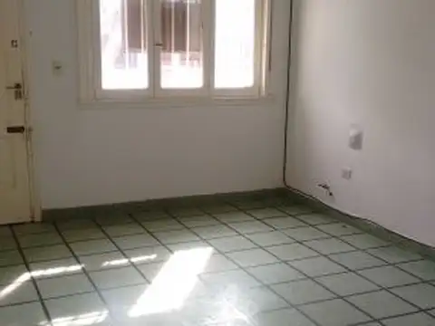 Ramón B. Castro al 2800