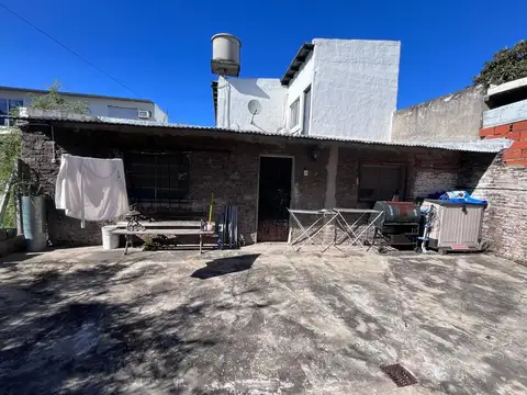 Casa 4 ambientes con 1 baño