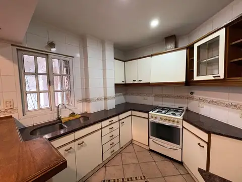 Depto Tipo Casa en Alquiler en Liniers, $ 1.300.000
