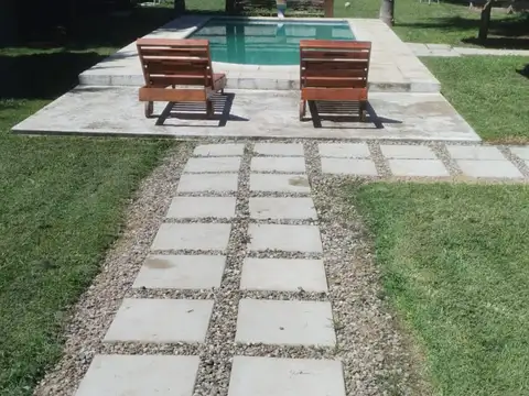 Casa 7 ambientes con 2 baños