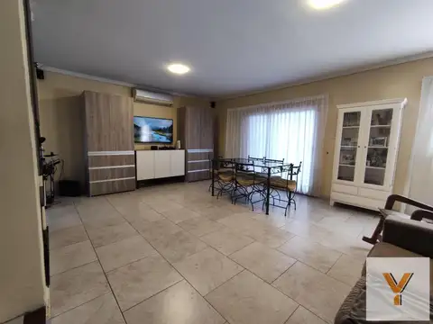 Depto Tipo Casa en Venta de 4 ambientes