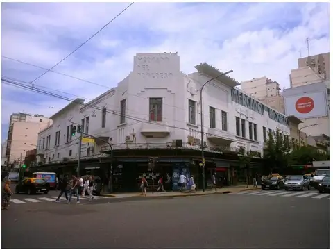 EXCLENTE LOCAL EN ESQUINA SOBRE AVENIDA RIVADAVIA