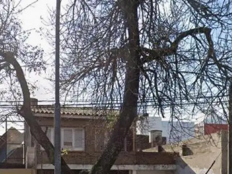 Boulevard Seguí e/ Pasaje Castelli y 1 de Mayo