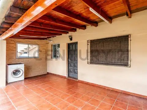 VENTA - CASA 4 AMBIENTES - MARTIN CORONADO