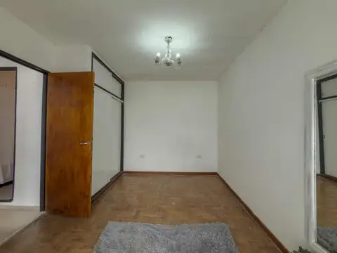 Depto Tipo Casa 5 ambientes con 1 baño