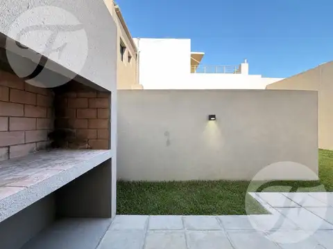 CASA VALENTIN | DEPARTAMENTOS A ESTRENAR CON JARDIN Y PARRILLA EN EL CENTRO DE SAN PEDRO I CASA III