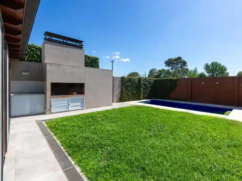 Casa en Venta al Oeste