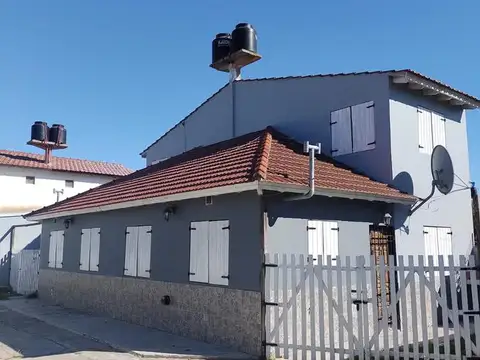 Dúplex en venta - 4 dormitorios 4 baños - 50m2 - Mar Del Tuyu