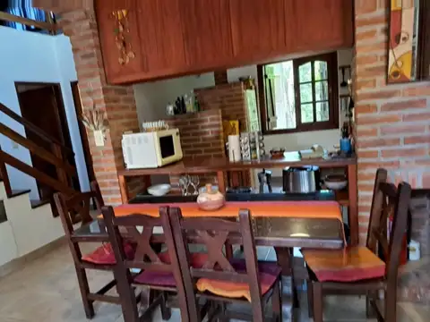 Casa en venta - 2 Dormitorios 2 Baños - 675mts2 - Mar de las Pampas