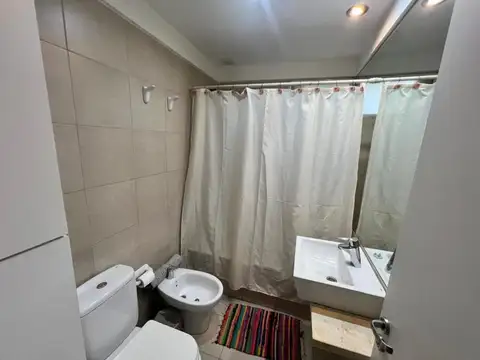 ALQUILER SEMIPISO AMOBLADO 3 AMBIENTES CON PARRILLA– PALERMO