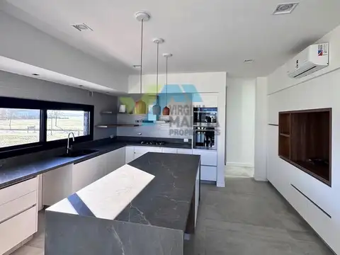 Casa en Alquiler al Noroeste