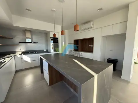 Casa en Alquiler al Noroeste