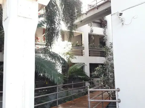 Oficina en Alquiler con 1 cochera