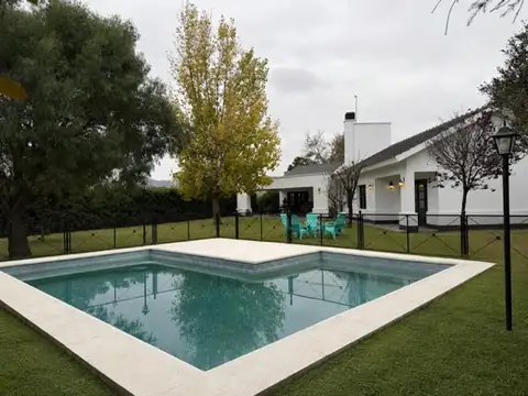 Green Ville Casa en Venta planta baja jardin verde pileta