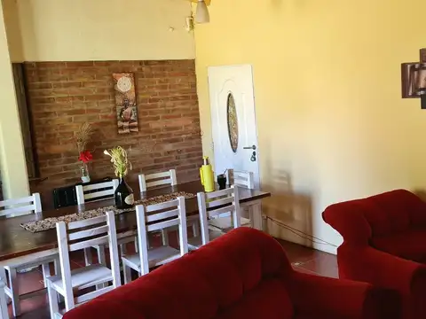 Casa 4 ambientes con 1 baño
